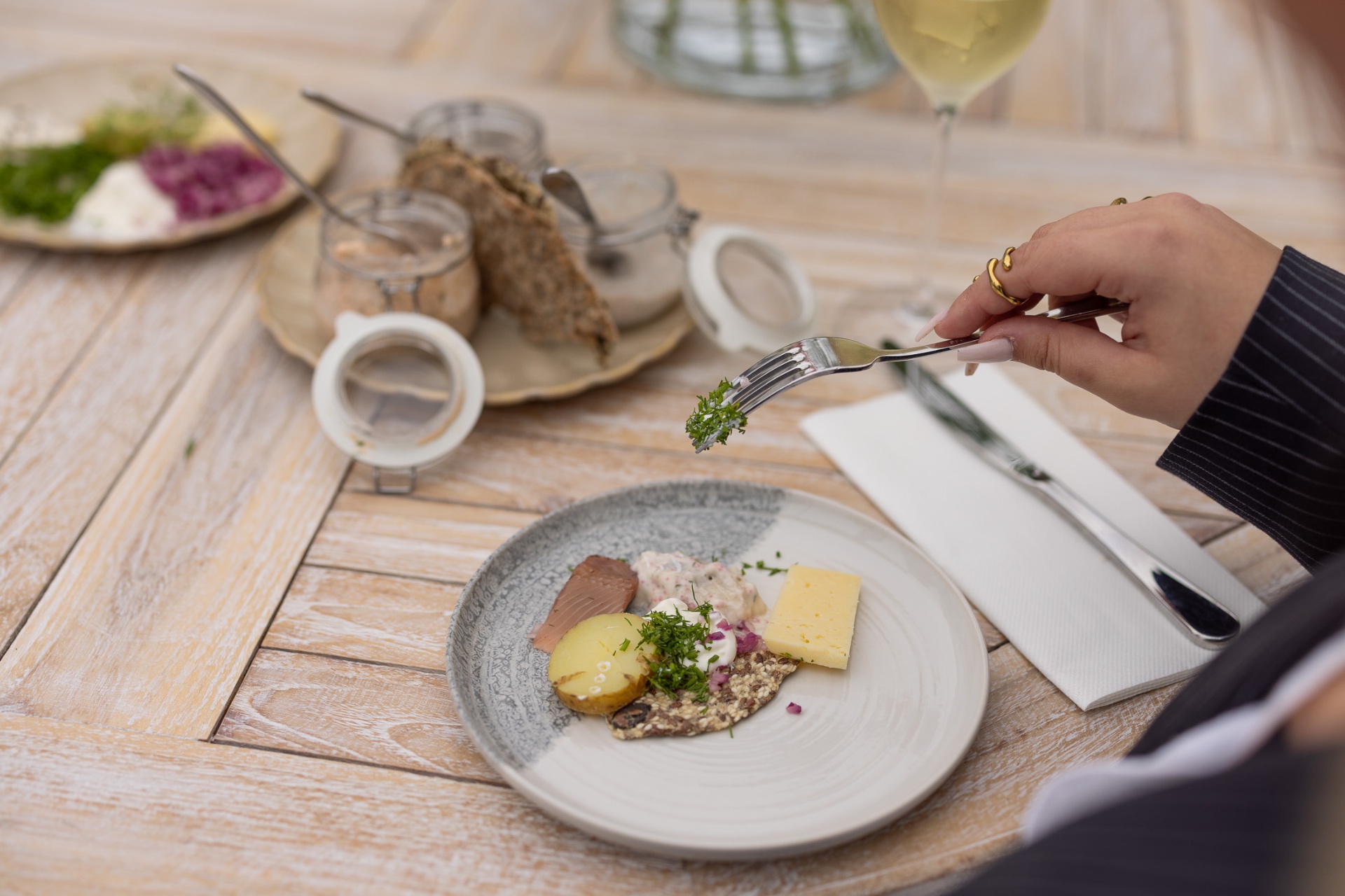 Silltallrik med tillbehör på Värdshuset